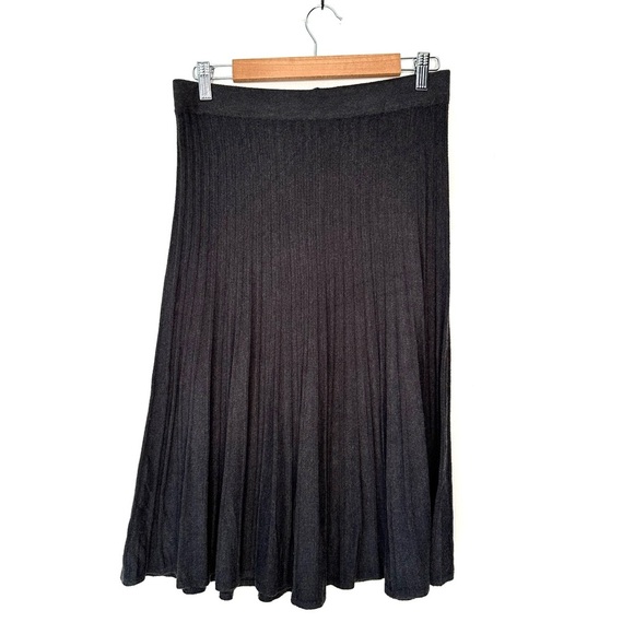 Premise | Gray Pleated Knee Length Sweater Skirt Size Medium - Picture 1 of 7
